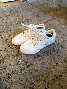 Varsity C3 White Cheerleading Shoes Size 5